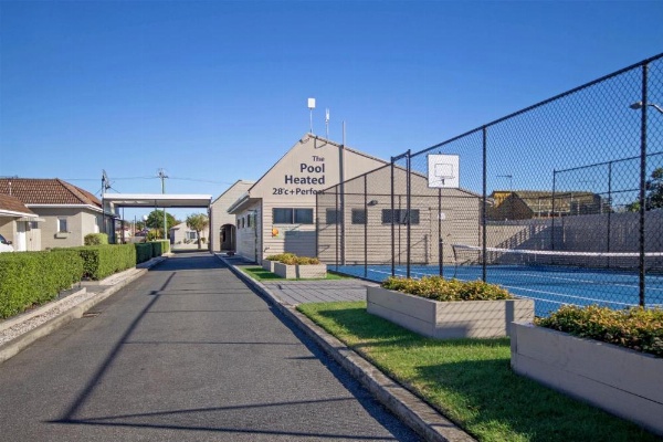 Barclay Motor Inn image 12