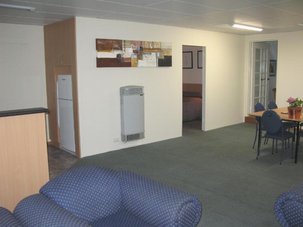 Barclay Motor Inn image 20