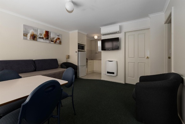 Barclay Motor Inn image 4