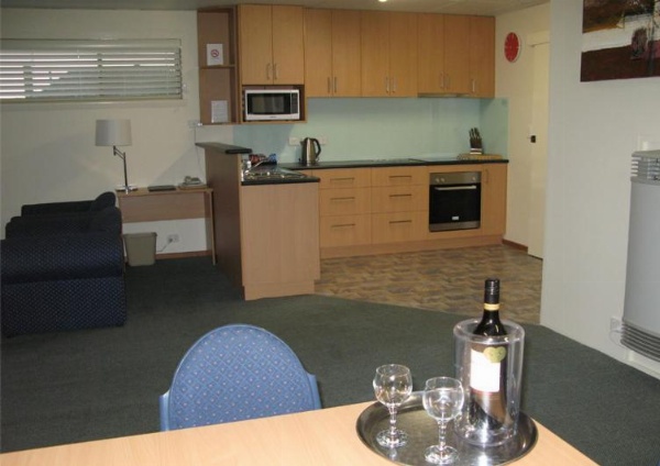Barclay Motor Inn image 6